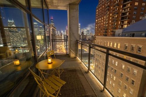 Prime Chicago 2BR Skyline - 5 Min to Museum Campus in Grant Park