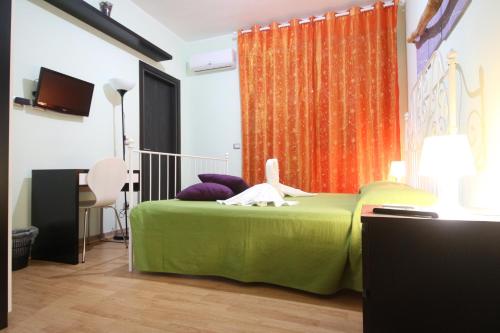 King Room with Balcony image 5