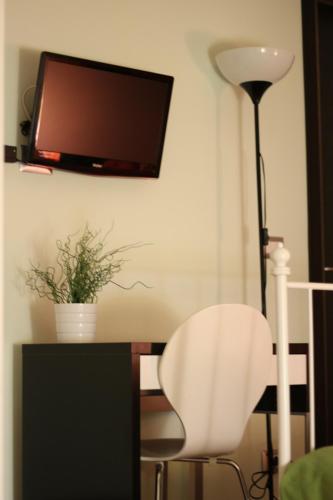 King Room with Balcony image 3