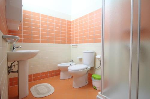 King Room with Balcony image 4