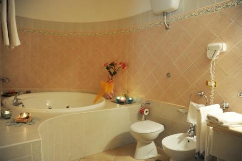 Suite, executive