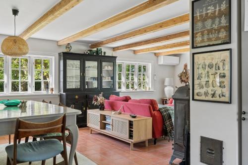 Seadmed, Secluded Cottage In Idyllic Surroundings in Harpelunde