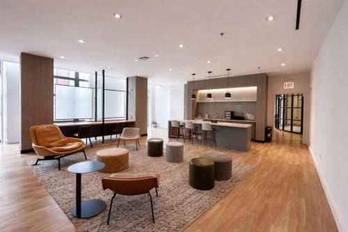 Modern Chicago 2BR Skyline - 5 Min to Grant Park in Grant Park