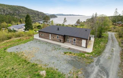 . 4 Bedroom Beautiful Home In Åsenfjord