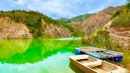 Hermosa cabaña rural con acceso a lago natural, 20 minutos de Villa de Leyva