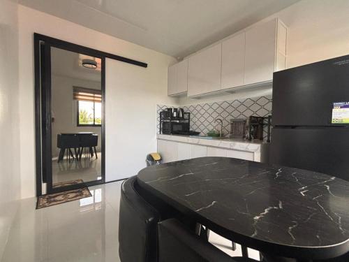 Stay at Diez in ลากูน่า