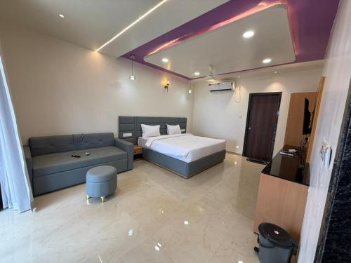 Ambica valley resort in 薩普塔拉