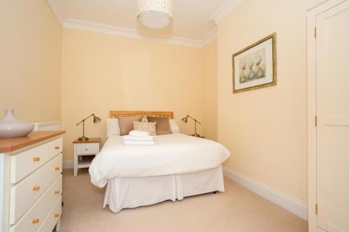 Sherborne House City Centre Victorian Apartments - image 10