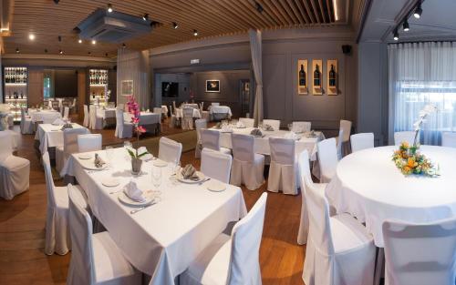 ห้องจัดเลี้ยง, Hotel Artaza in เคตโช