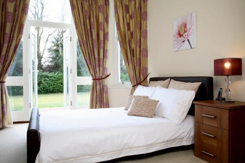 Sherborne House City Centre Victorian Apartments - image 3