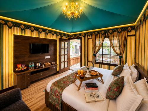 Iekārtas, Rasleela Resort - A Luxurious Rajasthani Tent Theme Stay In Khatushyam Ji in Reengus