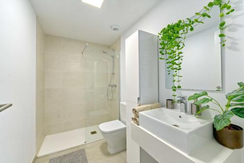 3015 Luxury Serenity Views - image 3