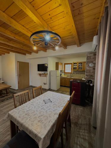 Koplietošanas atpūtas telpa ar TV, Vlasic Odmor - Villa Krajina I in Šišava