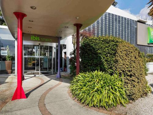 Exterior view of ibis Styles Lorient Caudan