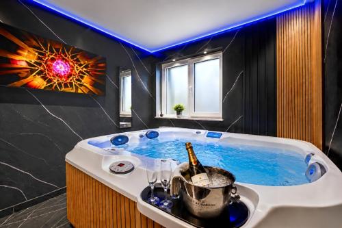 Luxor - Private Jacuzzi Boulevard Suites – khách sạn tại Hipodrom