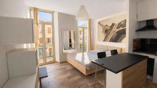 Studio lumineux avec balcon à Hyères