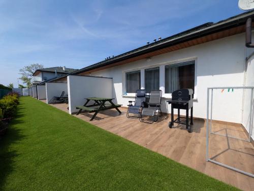 2 bedrooms, 4 beds