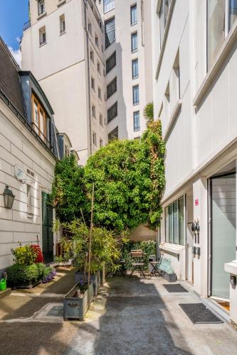 Montmartre Cozy and bright 1BD with terrace - image 3