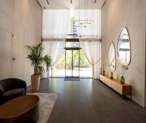 Hol, Magical 4BR APT With Panoramic Sea View l Mamad in Bat Yam
