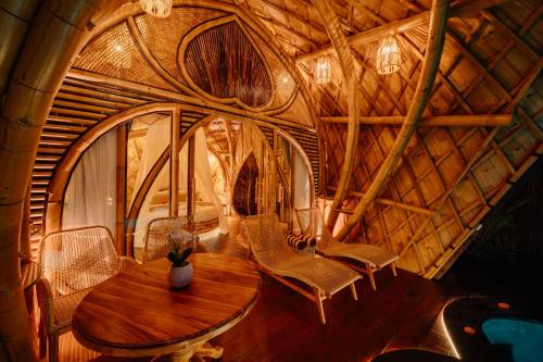Adi's Bamboo House Sidemen - NYAN BALI in Sidemen