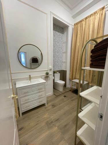Apartamentos Loles De Cisneros Catedral 2