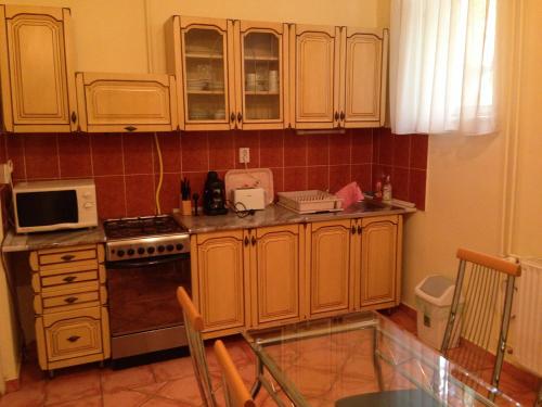 Péterfia Apartman - image 3