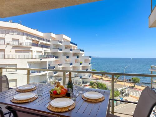 Apartamento Maricel con vistas al mar y piscina