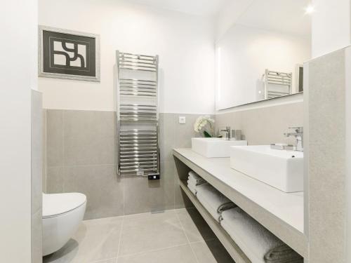 Luxury 3 Bedrooms République I by Livinparis - image 33