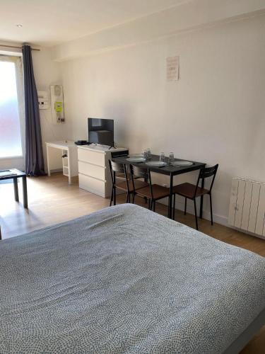 studio in Saint-Pourcain-sur-Sioule