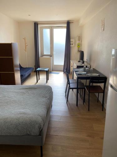 studio in Saint-Pourcain-sur-Sioule