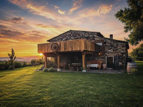 La cabaña mirador de los Valles Pasiegos (La cabana mirador de los Valles Pasiegos) in Vega de Pas