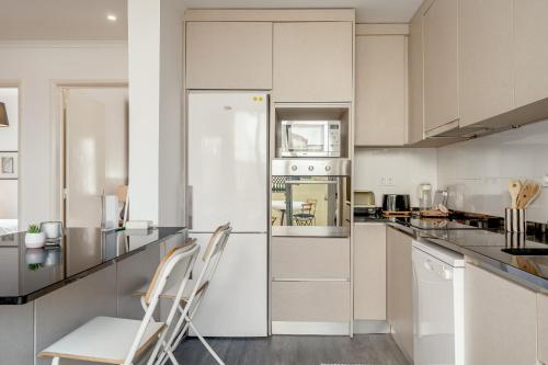 Santarem Terrace by Homing in Marvila