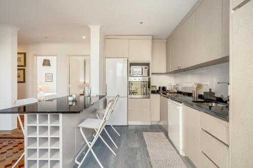 Santarem Terrace by Homing in Marvila