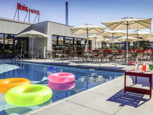 . ibis Orange Centre Echangeur A7 A9