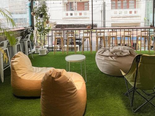 Basecamp Hostel near Wat Mahawan