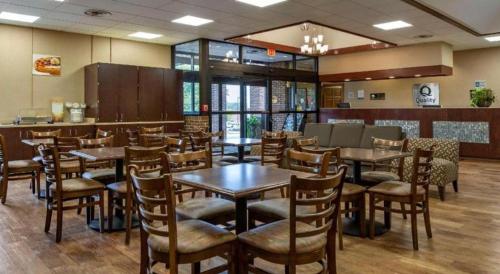 Quality Inn & Suites Zanesville City Center in Zanesville