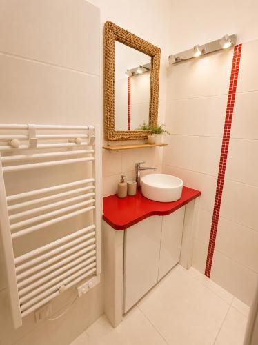 Bathroom, Studio with private garden in St Laurent du Var in Mercantour