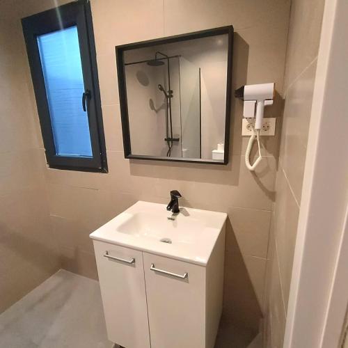 Bathroom, Apartamentos ATARAZANAS in Other