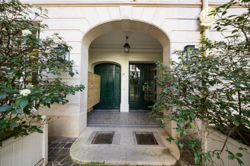 Montparnasse Stylish Studio Apartment NetFlix - image 14