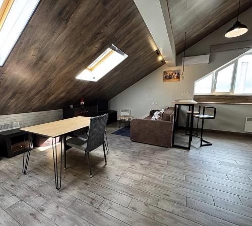 ApartPoltava Panoramic LOFT Дворівнева мансарда з виходом на терасу in Poltava