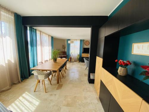 Maison familiale XXL à 2 pas de la mer et des commerces - Location saisonnière - Les Sables-d'Olonne