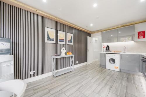 The Cozy Stays Hackney House near Farm:Shop & Cafe