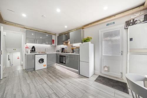 The Cozy Stays Hackney House near Farm:Shop & Cafe