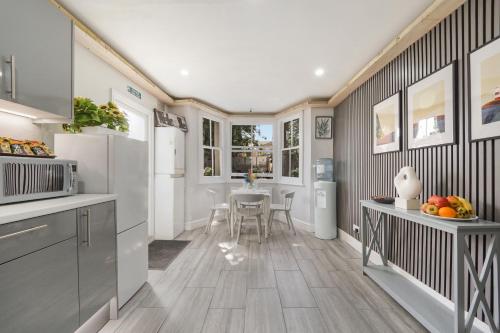 The Cozy Stays Hackney House near Farm:Shop & Cafe