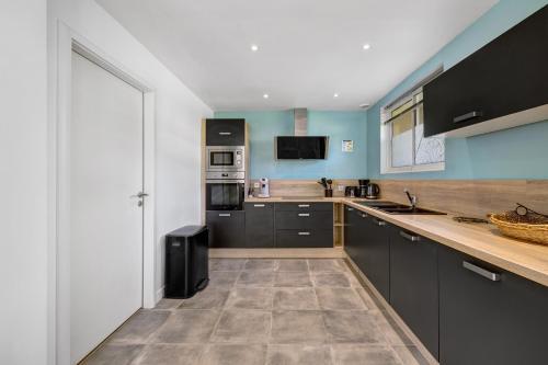 Kitchen, Gite Dune 3km plage in Telgruc-sur-Mer