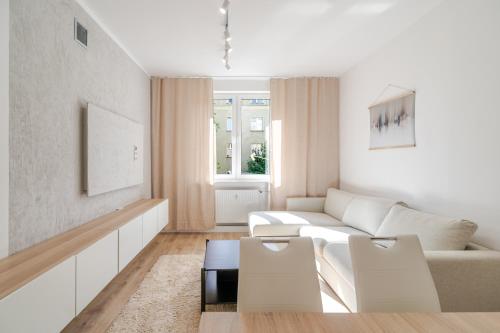 Spodek 2-Bedroom Apartment by BookingHost – khách sạn tại Koszutka