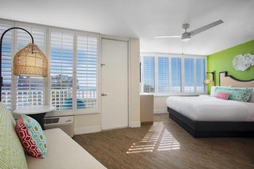 Bellwether Beach Resort – St. Pete Beach, FL