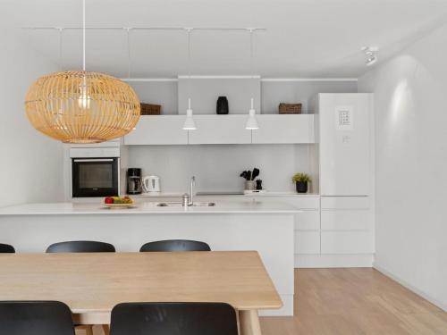 кухня, Apartment Benthe - 100m from the sea by Interhome in Хелзингор