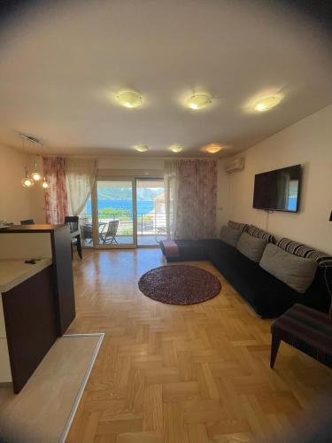 Marina Ljuta apartment in لجوتا