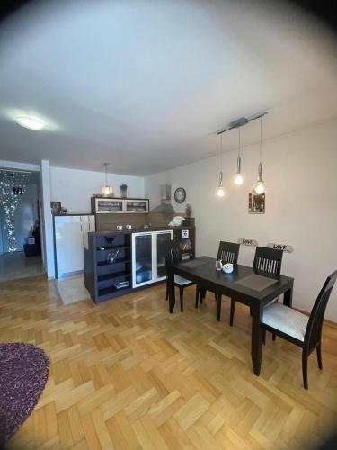 Marina Ljuta apartment in لجوتا